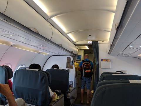 Khách đi Myanmar lên nhầm máy bay Vietnam Airlines đến Singapore - Ảnh 1. Khách đi Myanmar lên nhầm máy bay Vietnam Airlines đến Singapore - Ảnh 1.