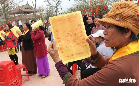 ‘Biển người’ xin ấn, xin chữ ở chùa Đại Tuệ - Ảnh 10. ‘Biển người’ xin ấn, xin chữ ở chùa Đại Tuệ - Ảnh 10.