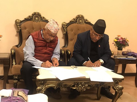 Hai đảng Cộng sản ở Nepal liên kết thành siêu đảng để cầm quyền - Ảnh 1. Hai đảng Cộng sản ở Nepal liên kết thành siêu đảng để cầm quyền - Ảnh 1.