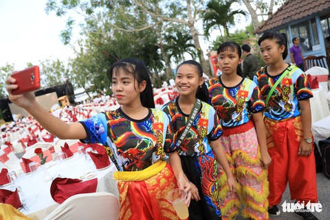 Kỳ nữ mai hoa thung - Ảnh 10. Kỳ nữ mai hoa thung - Ảnh 10.