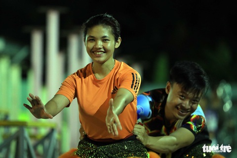 Kỳ nữ mai hoa thung - Ảnh 14. Kỳ nữ mai hoa thung - Ảnh 14.