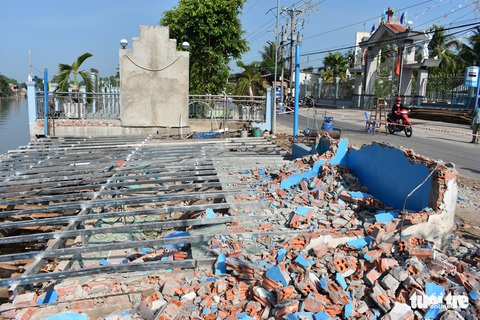 Nhà thờ Ông Chưởng ở An Giang đối diện đe dọa sạt lở - Ảnh 1. Nhà thờ Ông Chưởng ở An Giang đối diện đe dọa sạt lở - Ảnh 1.