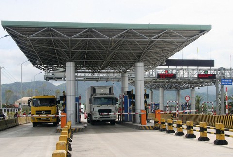 Tỉnh giục Bộ sớm cho thu phí tự động qua trạm BOT - Ảnh 1. Tỉnh giục Bộ sớm cho thu phí tự động qua trạm BOT - Ảnh 1.