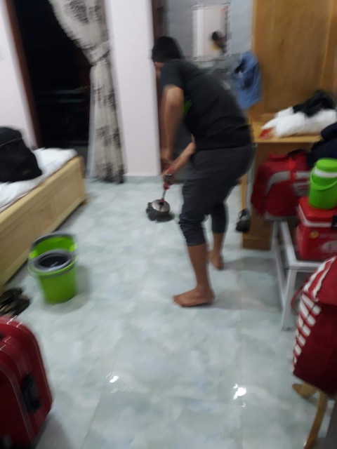 Làm rõ có hay không việc dùng roi điện tấn công du khách? - Ảnh 1. Làm rõ có hay không việc dùng roi điện tấn công du khách? - Ảnh 1.