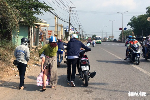Đinh tặc lại xuất hiện trên quốc lộ 51 - Ảnh 1. Đinh tặc lại xuất hiện trên quốc lộ 51 - Ảnh 1.