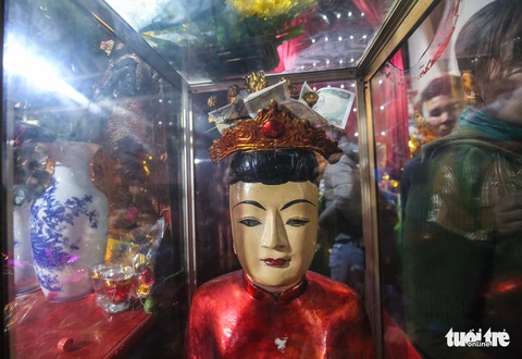 Ăn mày, đổi tiền lẻ và các hình ảnh xấu tràn lan phủ Dầy - Ảnh 8. Ăn mày, đổi tiền lẻ và các hình ảnh xấu tràn lan phủ Dầy - Ảnh 8.