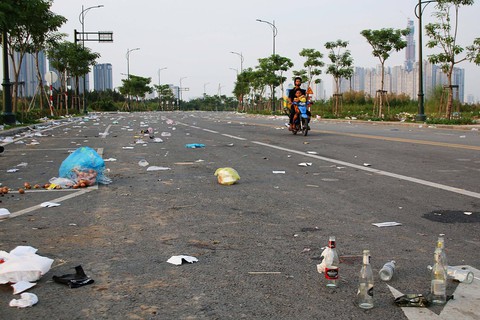 Bị nhân viên nhà xe thoá mạ vì phản đối vứt rác giữa đèo - Ảnh 2. Bị nhân viên nhà xe thoá mạ vì phản đối vứt rác giữa đèo - Ảnh 2.