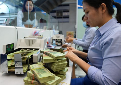 Eximbank tạm ứng 9,2 tỉ cho một khách hàng trong vụ 50 tỉ bốc hơi - Ảnh 1. Eximbank tạm ứng 9,2 tỉ cho một khách hàng trong vụ 50 tỉ bốc hơi - Ảnh 1.