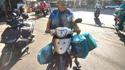 Người Sài Gòn kéo nhau đi mua vàng mã cúng sao, vía Thần Tài - Ảnh 2. Người Sài Gòn kéo nhau đi mua vàng mã cúng sao, vía Thần Tài - Ảnh 2.
