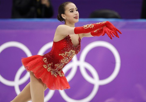 Bông hồng nước Nga 15 tuổi chinh phục sân băng Olympic 2018 - Ảnh 3. Bông hồng nước Nga 15 tuổi chinh phục sân băng Olympic 2018 - Ảnh 3.