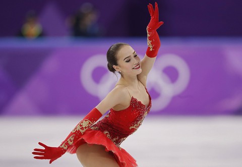 Bông hồng nước Nga 15 tuổi chinh phục sân băng Olympic 2018 - Ảnh 4. Bông hồng nước Nga 15 tuổi chinh phục sân băng Olympic 2018 - Ảnh 4.