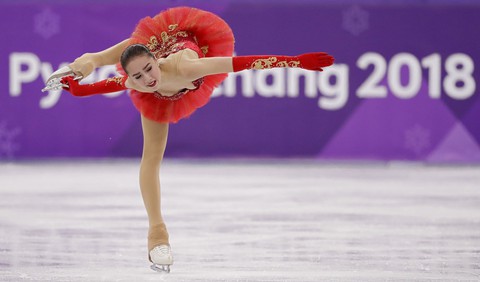 Bông hồng nước Nga 15 tuổi chinh phục sân băng Olympic 2018 - Ảnh 5. Bông hồng nước Nga 15 tuổi chinh phục sân băng Olympic 2018 - Ảnh 5.