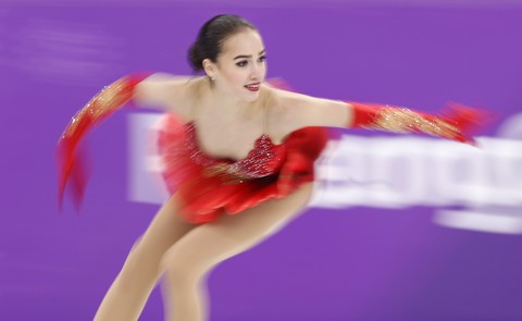 Bông hồng nước Nga 15 tuổi chinh phục sân băng Olympic 2018 - Ảnh 6. Bông hồng nước Nga 15 tuổi chinh phục sân băng Olympic 2018 - Ảnh 6.