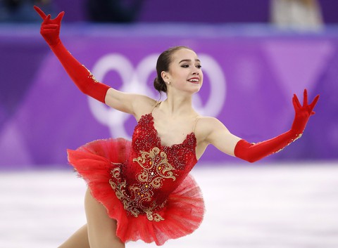 Bông hồng nước Nga 15 tuổi chinh phục sân băng Olympic 2018 - Ảnh 9. Bông hồng nước Nga 15 tuổi chinh phục sân băng Olympic 2018 - Ảnh 9.