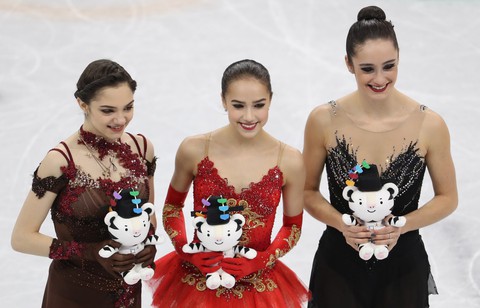 Bông hồng nước Nga 15 tuổi chinh phục sân băng Olympic 2018 - Ảnh 11. Bông hồng nước Nga 15 tuổi chinh phục sân băng Olympic 2018 - Ảnh 11.