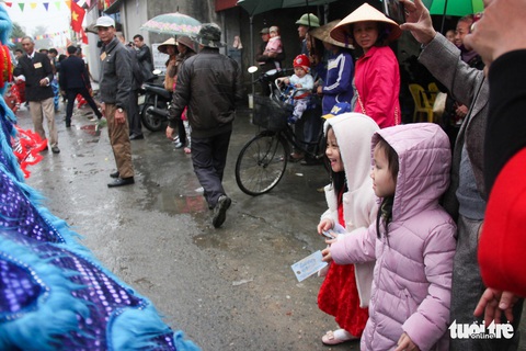 Độc đáo lễ hội cầu ngư - rước cá sủ vàng tại Hải Phòng - Ảnh 6. Độc đáo lễ hội cầu ngư - rước cá sủ vàng tại Hải Phòng - Ảnh 6.