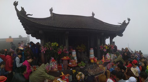 Phó chủ tịch nước dự nghi lễ khai hội Yên Tử - Ảnh 9. Phó chủ tịch nước dự nghi lễ khai hội Yên Tử - Ảnh 9.