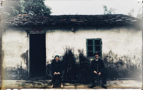 Nghịch lý tiếng mẹ đẻ - Lẫn lộn Gia Long với Càn Long - Ảnh 2. Nghịch lý tiếng mẹ đẻ - Lẫn lộn Gia Long với Càn Long - Ảnh 2.