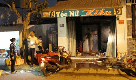 Cháy tiệm làm tóc ở Sài Gòn, hai người quê Đắk Lắk thiệt mạng - Ảnh 1. Cháy tiệm làm tóc ở Sài Gòn, hai người quê Đắk Lắk thiệt mạng - Ảnh 1.