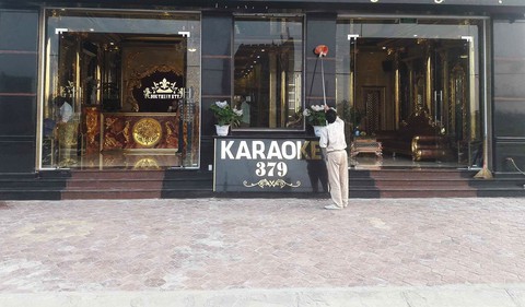 Hỗn chiến tại quán karaoke, một người bị đâm chết - Ảnh 1. Hỗn chiến tại quán karaoke, một người bị đâm chết - Ảnh 1.