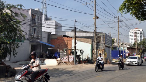Dự án mở rộng đường: Mòn mỏi chờ... giải tỏa - Ảnh 1. Dự án mở rộng đường: Mòn mỏi chờ... giải tỏa - Ảnh 1.