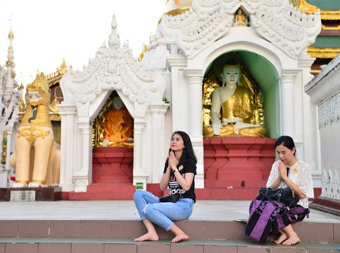 Ngày xuân hành hương về cõi Phật - Ảnh 1. Ngày xuân hành hương về cõi Phật - Ảnh 1.