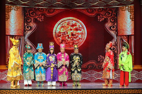 Táo Quân tết Mậu Tuất: Vui là vui gượng kẻo là... - Ảnh 1. Táo Quân tết Mậu Tuất: Vui là vui gượng kẻo là... - Ảnh 1.
