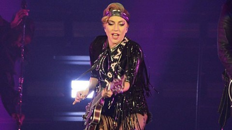 Lady Gaga ngừng 10 show diễn cuối tour vòng quanh thế giới - Ảnh 1. Lady Gaga ngừng 10 show diễn cuối tour vòng quanh thế giới - Ảnh 1.