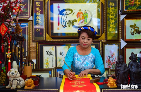 Giới trẻ Sài Gòn xuống phố chụp hình đón tết - Ảnh 8. Giới trẻ Sài Gòn xuống phố chụp hình đón tết - Ảnh 8.