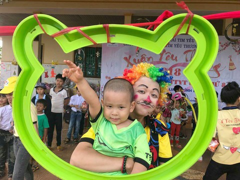 Xuân yêu thương về miền xa - Ảnh 1. Xuân yêu thương về miền xa - Ảnh 1.