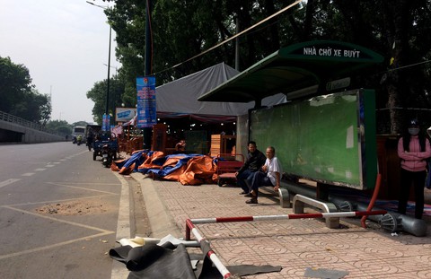 Hội chợ, công trình bủa vây công viên - Ảnh 4. Hội chợ, công trình bủa vây công viên - Ảnh 4.