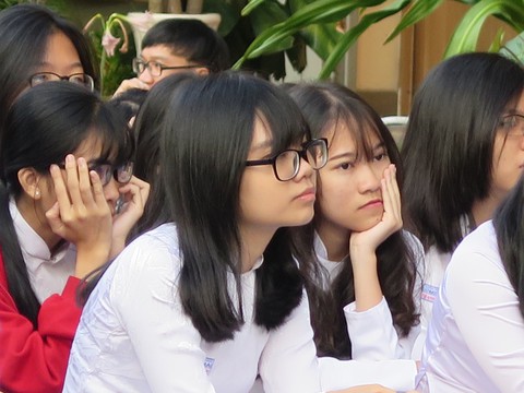 Buổi chào cờ đặc biệt với nhân chứng Biệt động Sài Gòn - Ảnh 3. Buổi chào cờ đặc biệt với nhân chứng Biệt động Sài Gòn - Ảnh 3.