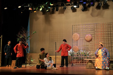Kịch Tết: Giấc mộng vàng son và một Hồng Ánh khác - Ảnh 4. Kịch Tết: Giấc mộng vàng son và một Hồng Ánh khác - Ảnh 4.