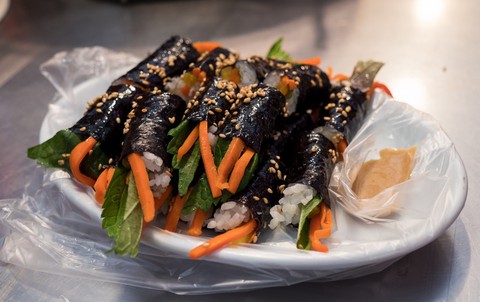 Chợ Gwangjang - thiên đường ẩm thực đường phố giữa lòng Seoul - Ảnh 3. Chợ Gwangjang - thiên đường ẩm thực đường phố giữa lòng Seoul - Ảnh 3.