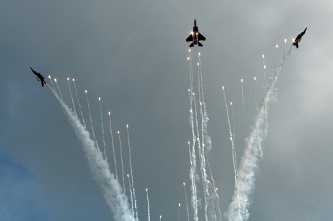 Đã mắt với màn máy bay nhào lộn ở Singapore Airshow 2018 - Ảnh 6. Đã mắt với màn máy bay nhào lộn ở Singapore Airshow 2018 - Ảnh 6.