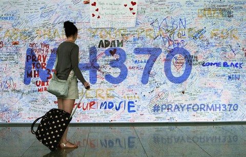 Tàu tìm kiếm MH370 tranh thủ ‘tìm kho báu’? - Ảnh 3. Tàu tìm kiếm MH370 tranh thủ ‘tìm kho báu’? - Ảnh 3.
