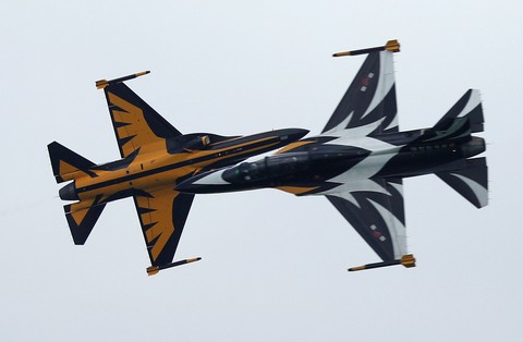 Đã mắt với màn máy bay nhào lộn ở Singapore Airshow 2018 - Ảnh 7. Đã mắt với màn máy bay nhào lộn ở Singapore Airshow 2018 - Ảnh 7.