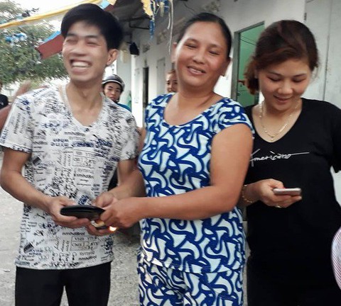 Nhận lại của rơi chỉ sau một ngày nhờ mạng xã hội - Ảnh 2. Nhận lại của rơi chỉ sau một ngày nhờ mạng xã hội - Ảnh 2.