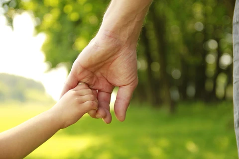 Con bị ám ảnh chuyện lúc nhỏ, làm sao? - Ảnh 2. Con bị ám ảnh chuyện lúc nhỏ, làm sao? - Ảnh 2.