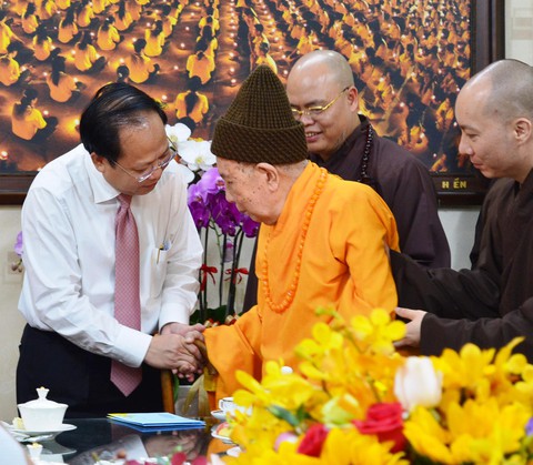Lãnh đạo TP.HCM thăm, chúc Tết đại diện Giáo hội Phật giáo - Ảnh 1. Lãnh đạo TP.HCM thăm, chúc Tết đại diện Giáo hội Phật giáo - Ảnh 1.