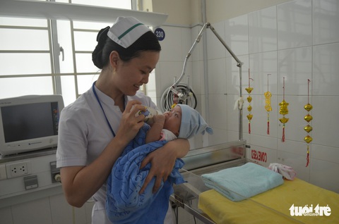 Hơn 2.600 trẻ sơ sinh được bú từ ngân hàng sữa mẹ - Ảnh 1. Hơn 2.600 trẻ sơ sinh được bú từ ngân hàng sữa mẹ - Ảnh 1.