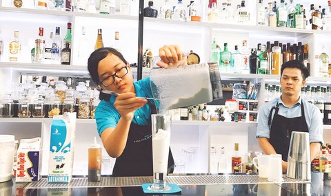 Trở thành chuyên gia nhờ... học lóm - Ảnh 1. Trở thành chuyên gia nhờ... học lóm - Ảnh 1.