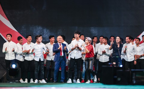 Quang Hải ghi bàn trước Xuân Bắc, Thu Phương, Huy Tuấn... - Ảnh 17. Quang Hải ghi bàn trước Xuân Bắc, Thu Phương, Huy Tuấn... - Ảnh 17.