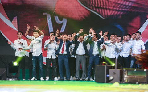 Quang Hải ghi bàn trước Xuân Bắc, Thu Phương, Huy Tuấn... - Ảnh 10. Quang Hải ghi bàn trước Xuân Bắc, Thu Phương, Huy Tuấn... - Ảnh 10.