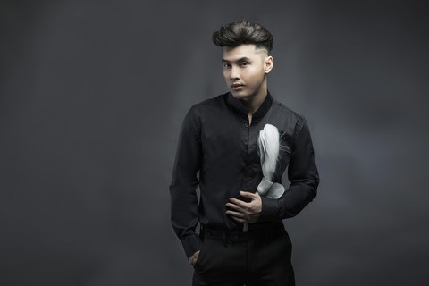 Ưng Hoàng Phúc mời ông bầu cũ vào liveshow đầu tiên - Ảnh 5. Ưng Hoàng Phúc mời ông bầu cũ vào liveshow đầu tiên - Ảnh 5.
