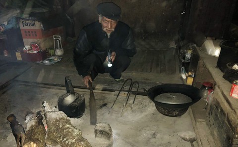 Lễ cúng Hòn đá thần của người Hà Nhì - Ảnh 1. Lễ cúng Hòn đá thần của người Hà Nhì - Ảnh 1.