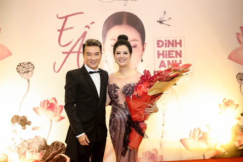 Giải nhì Sao Mai Đinh Hiền Anh trở lại sau 10 năm vắng bóng - Ảnh 4. Giải nhì Sao Mai Đinh Hiền Anh trở lại sau 10 năm vắng bóng - Ảnh 4.