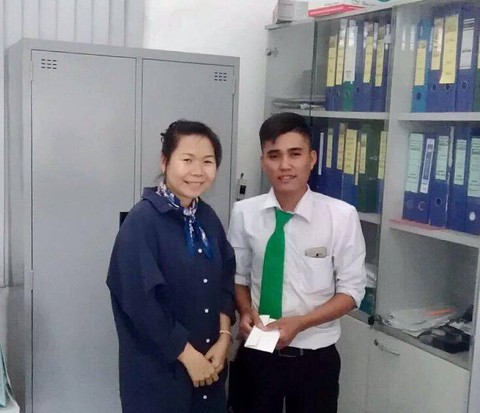 Tài xế taxi trả lại 1,2 tỉ đồng cho khách bỏ quên - Ảnh 1. Tài xế taxi trả lại 1,2 tỉ đồng cho khách bỏ quên - Ảnh 1.