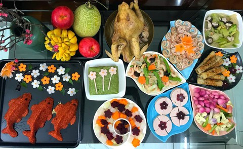 Bạn trẻ nôn nao tiễn ông Công ông Táo về trời - Ảnh 1. Bạn trẻ nôn nao tiễn ông Công ông Táo về trời - Ảnh 1.