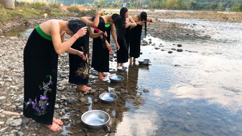 Tết vùng cao: Gội đầu ngày 30 tết - Ảnh 1. Tết vùng cao: Gội đầu ngày 30 tết - Ảnh 1.